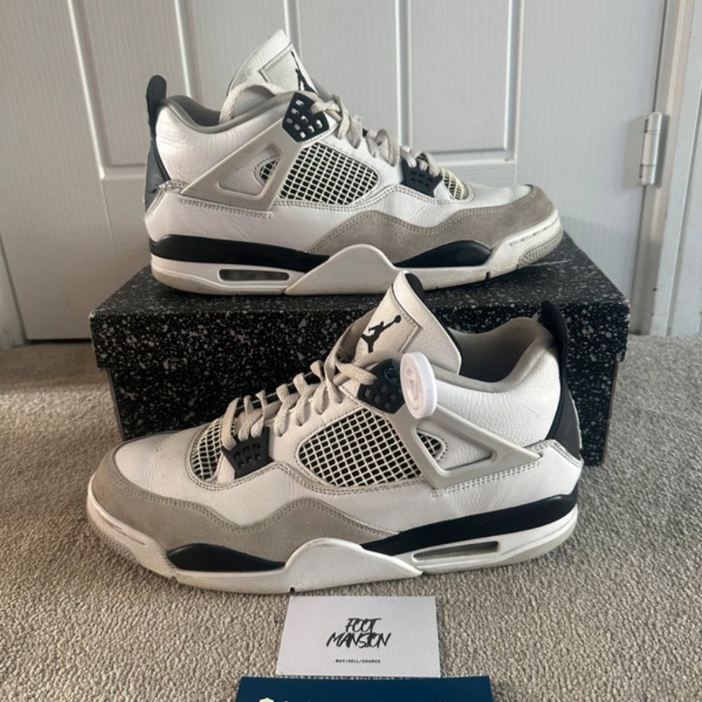 Air Jordan 4 Retro Military Black - Picture 1 of 4